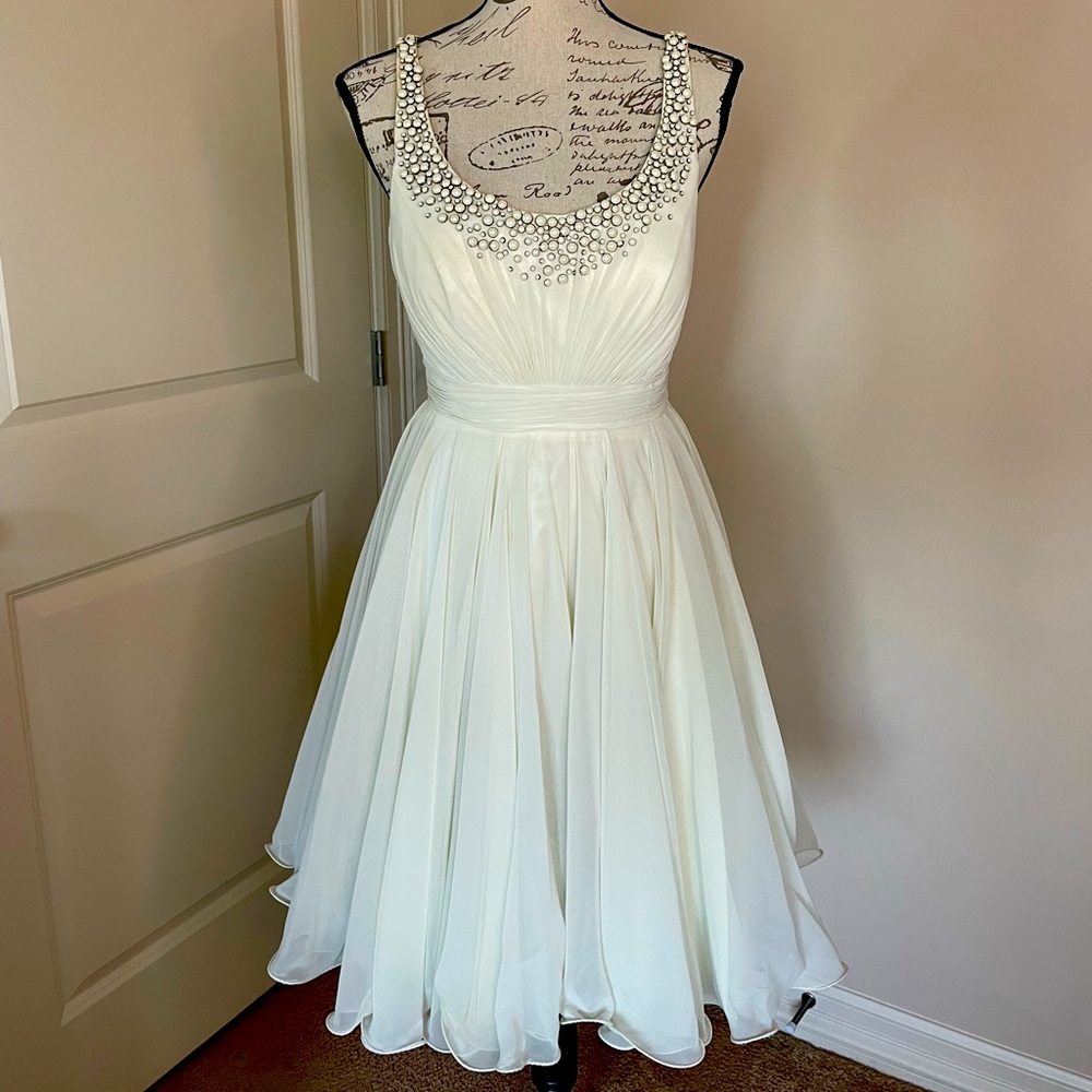 STUNNING Bridal dress by Evenings By Allure